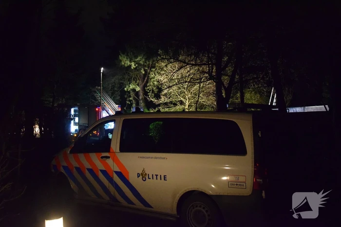 Brand op dak van vakantiewoning