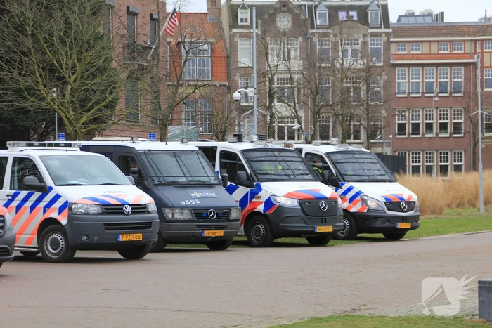 Opnieuw verzamelen demonstranten zich op het Museumplein