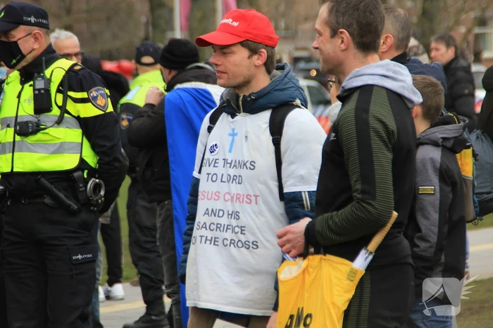 Opnieuw verzamelen demonstranten zich op het Museumplein
