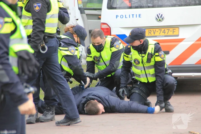 Opnieuw verzamelen demonstranten zich op het Museumplein