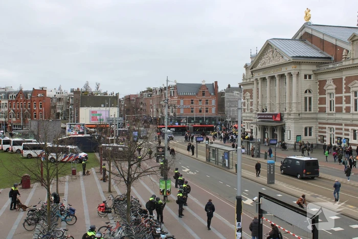 Opnieuw verzamelen demonstranten zich op het Museumplein