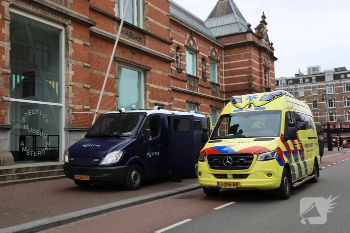 Opnieuw verzamelen demonstranten zich op het Museumplein