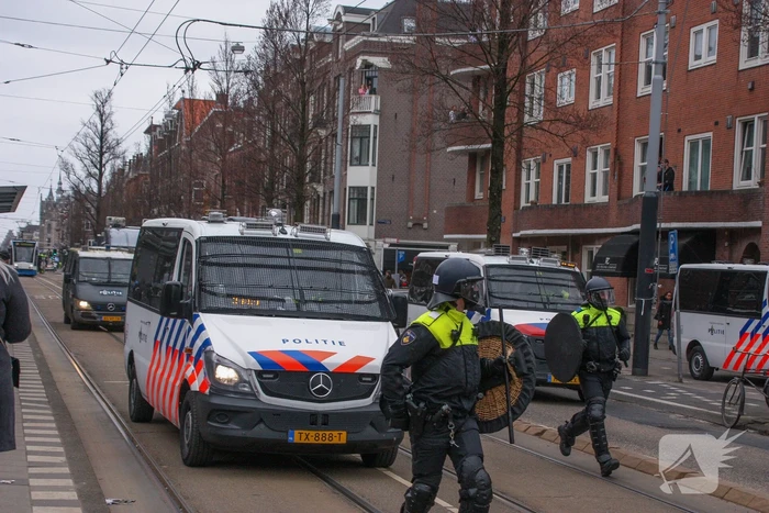 Opnieuw verzamelen demonstranten zich op het Museumplein