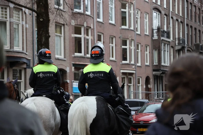 Opnieuw verzamelen demonstranten zich op het Museumplein