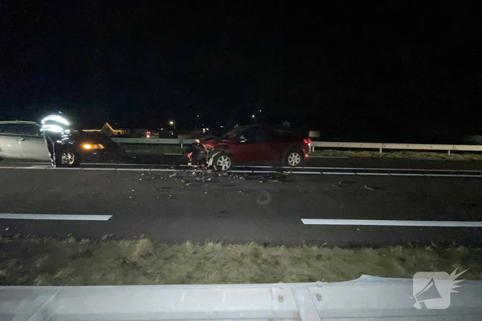 Persoon gewond bij frontale botsing