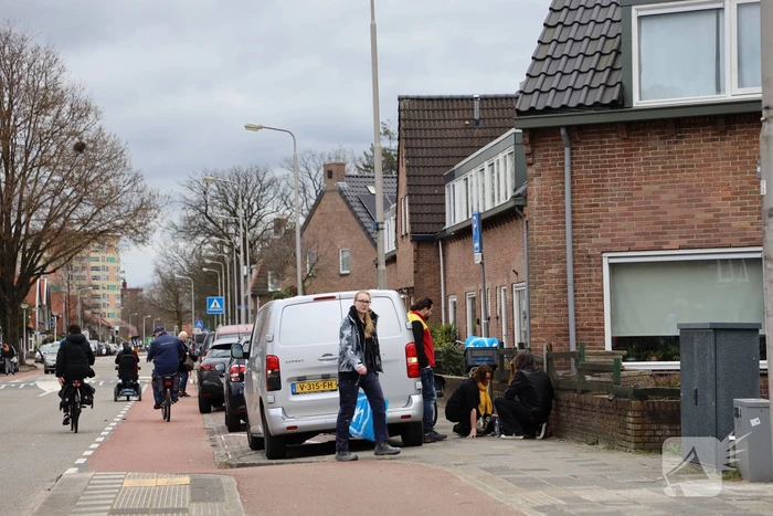 Fietsster gewond door botsing tegen portier
