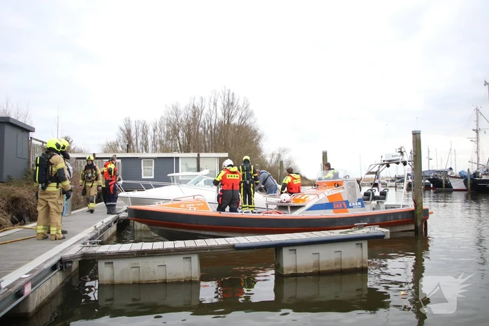 Speedboot naar de kant gebracht na problemen