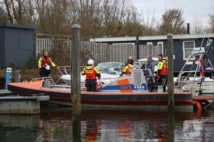 Speedboot naar de kant gebracht na problemen