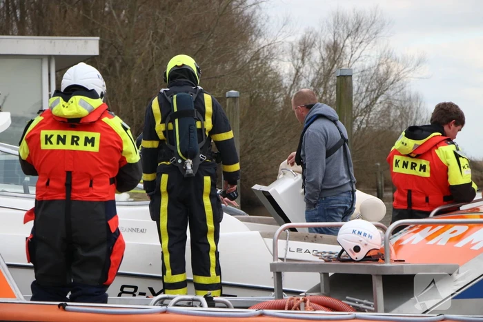 Speedboot naar de kant gebracht na problemen
