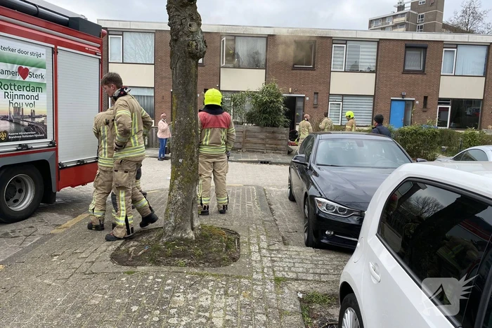 Veel rook bij brand in slaapkamer