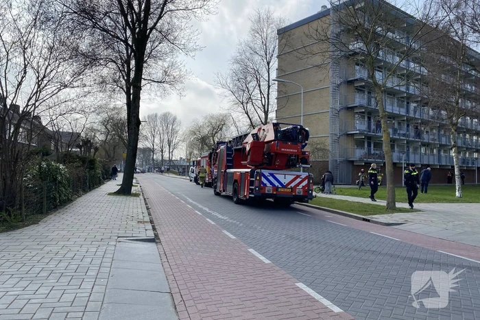 Brand in berging van flatgebouw