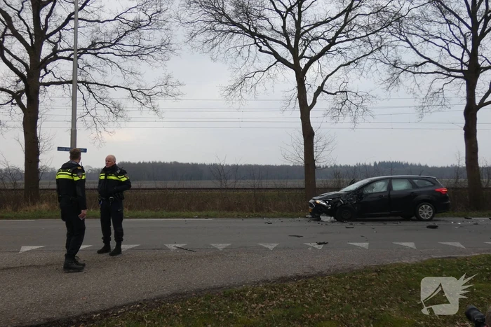 Motorrijder gewond bij botsing met auto