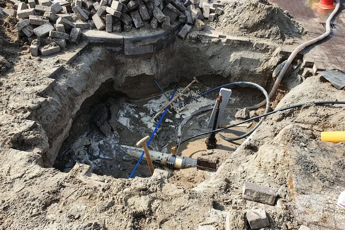 Waterleiding geraakt bij graafwerkzaamheden