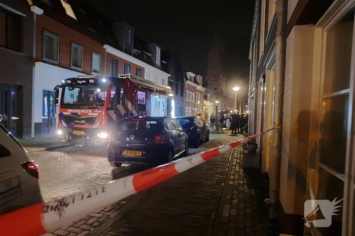 Meerdere appartementen ontruimd door brand, twee personen aangehouden