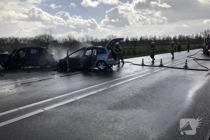 Zwangere vrouw naar ziekenhuis na verkeersongeval