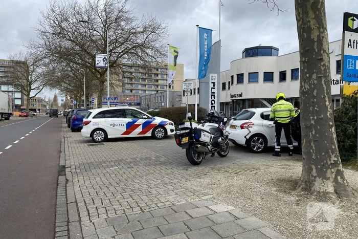 Persoon gecontroleerd na kop-staart botsing
