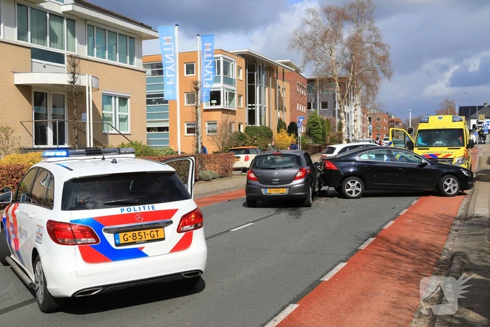 Gewonde en ravage door verkeersongeval