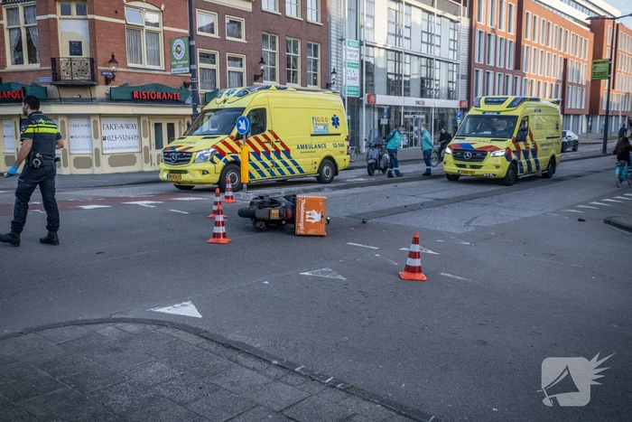 Maaltijdbezorger gewond door aanrijding met personenauto
