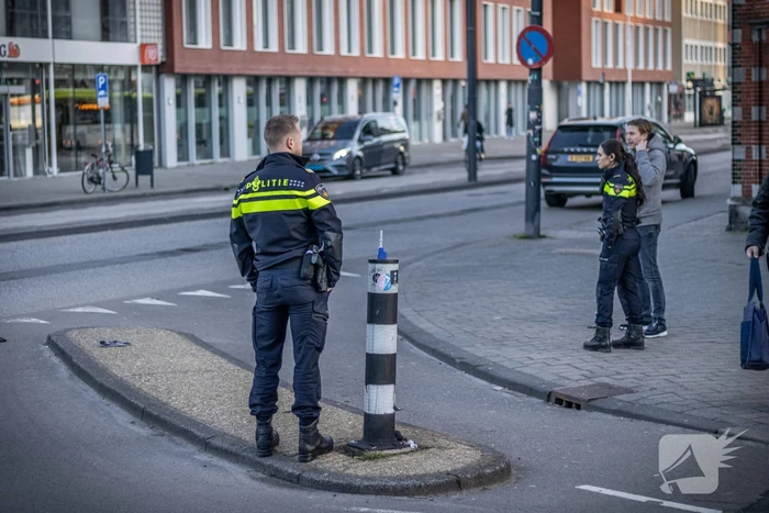 Maaltijdbezorger gewond door aanrijding met personenauto