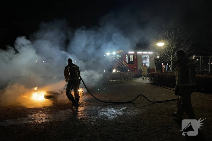 Scooter volledig in brand