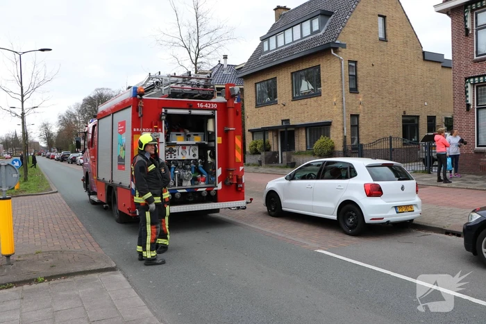 Brandweer doet onderzoek naar vermoedelijke brand in oven