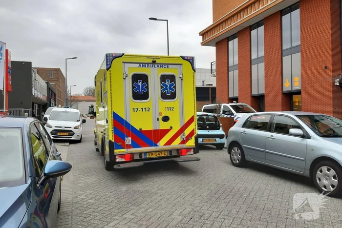 Drie aanhoudingen na steekpartij in woning