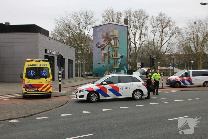 Scooterrijder gewond bij aanrijding met personenauto