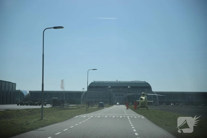 Traumahelikopter landt voor incident bij bedrijf