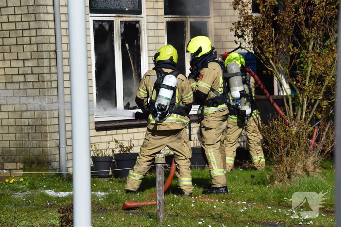 Gasflessen ontploft bij grote brand