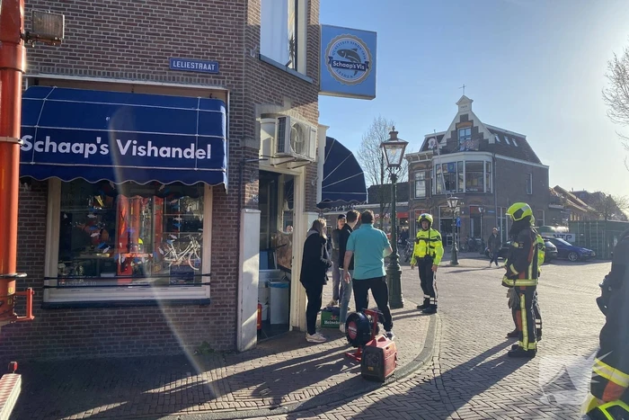 Schaap's Vishandel loopt vol met rook na brandende wasdroger