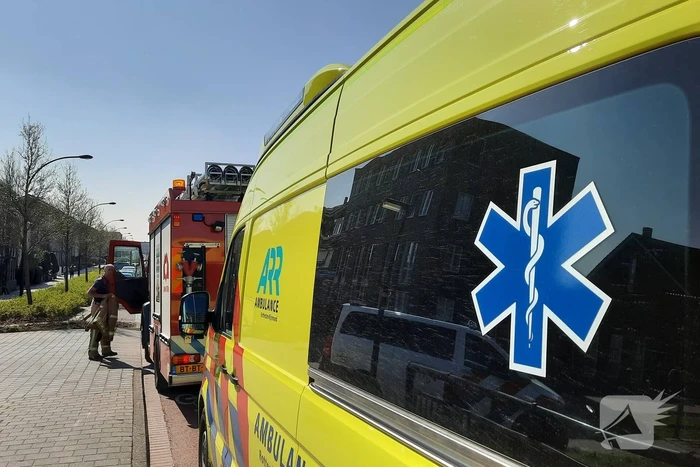 Persoon gewond na val in sloot