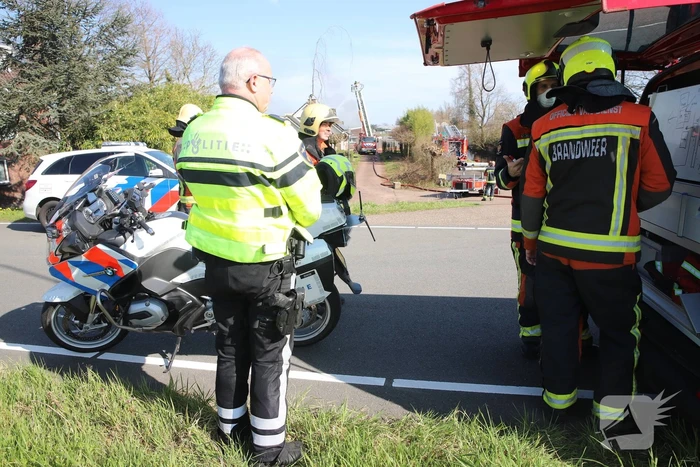 Overleden persoon aangetroffen na brand in garage