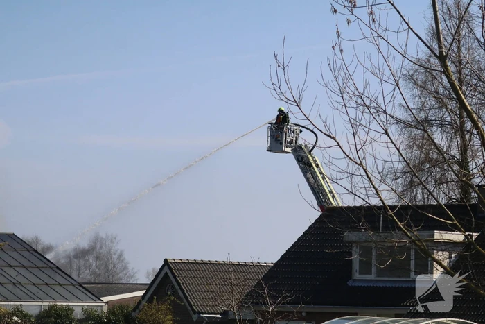 Overleden persoon aangetroffen na brand in garage