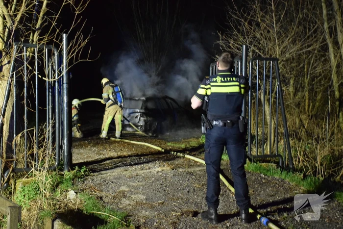 Auto verwoest door brand