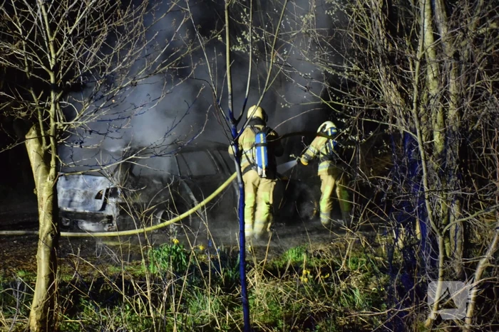 Auto verwoest door brand