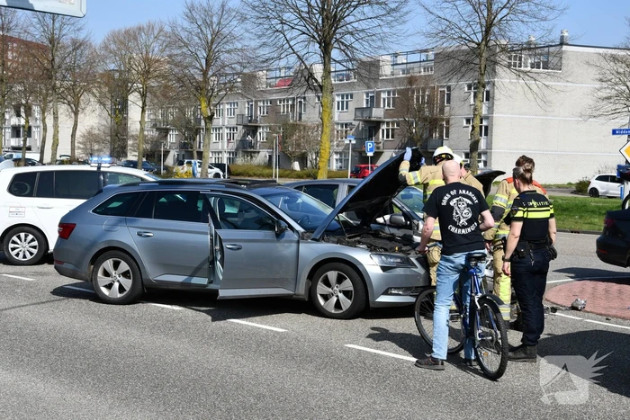 Meerdere auto's met elkaar in botsing