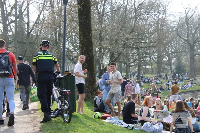 Handhavers en politie treden op bij niet naleven coronaregels