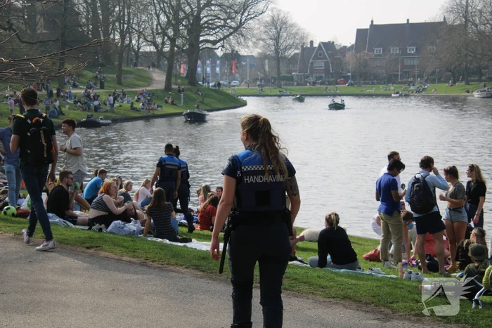 Handhavers en politie treden op bij niet naleven coronaregels