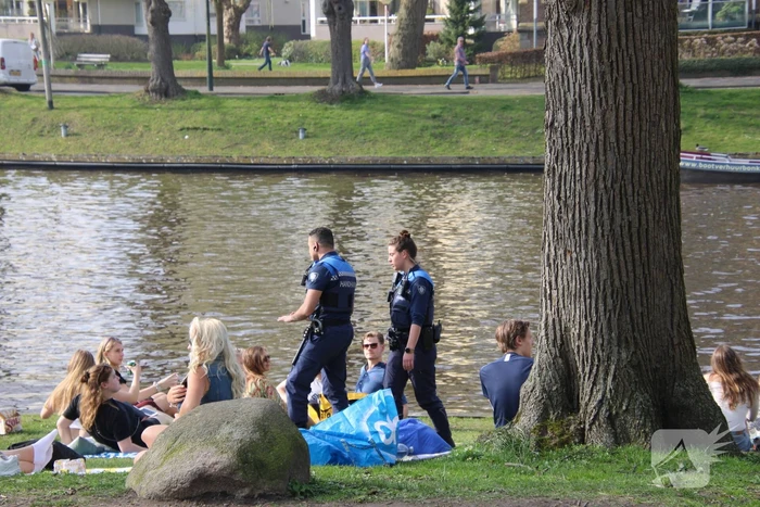 Handhavers en politie treden op bij niet naleven coronaregels