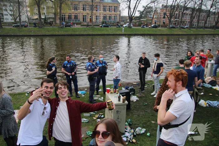 Handhavers en politie treden op bij niet naleven coronaregels