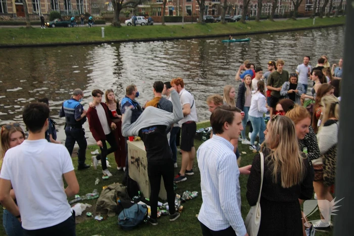 Handhavers en politie treden op bij niet naleven coronaregels