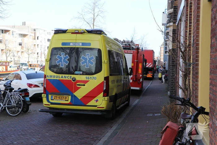 Drie inzittende halen natpak nadat auto te water is geraakt