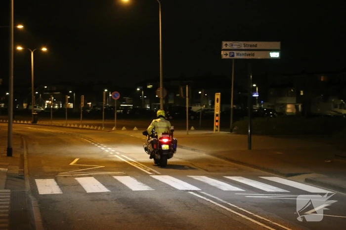 Politie veegt strand en boulevard leeg na opstootje