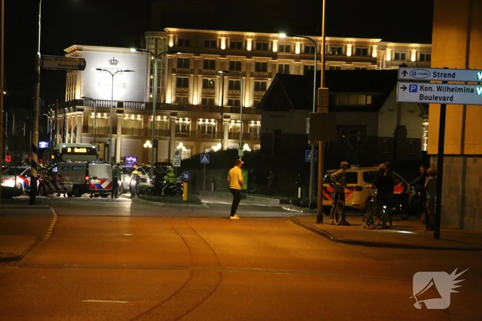 Politie veegt strand en boulevard leeg na opstootje
