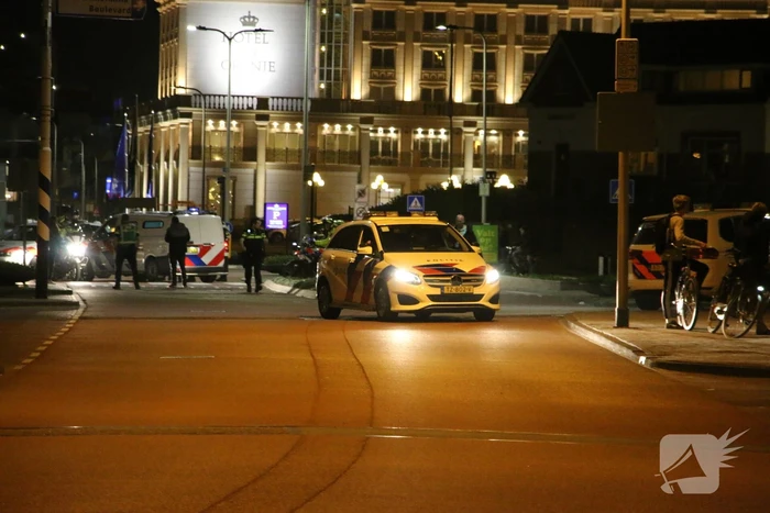 Politie veegt strand en boulevard leeg na opstootje