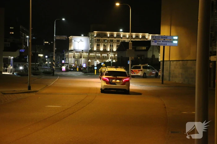 Politie veegt strand en boulevard leeg na opstootje