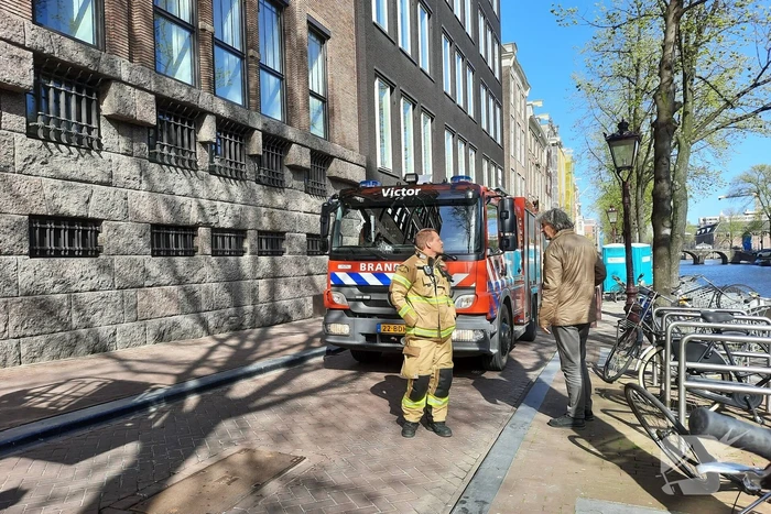 Brandweer doet onderzoek naar brand in The Bank