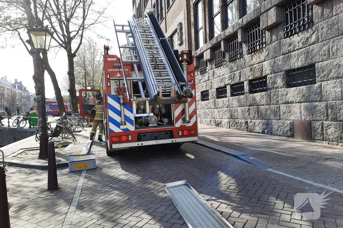 Brandweer doet onderzoek naar brand in The Bank