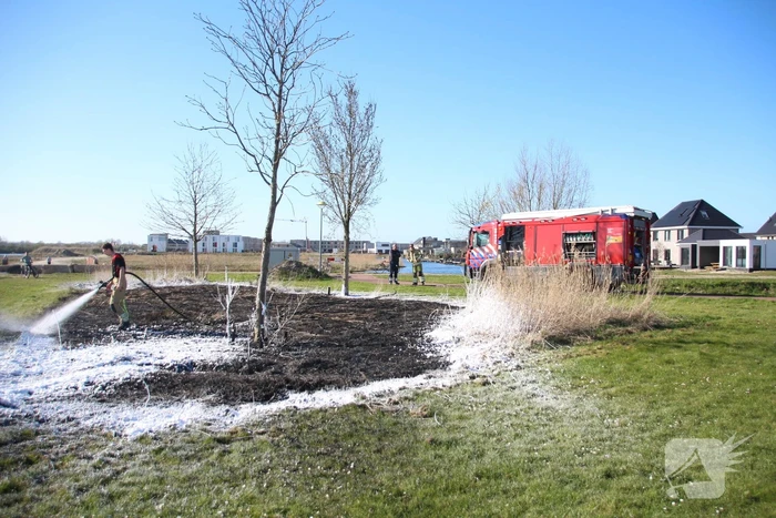 Stuk veld beschadigd door brand