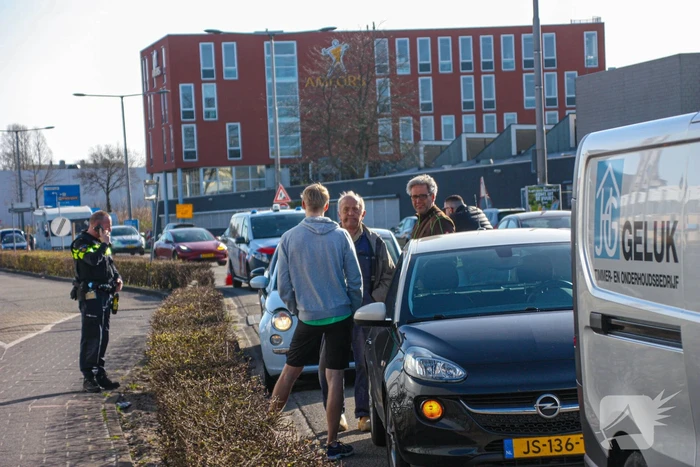 Kop-staart aanrijding met meerdere voertuigen
